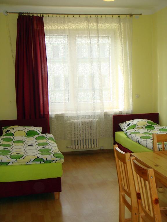 Hostel Omega Rzeszow Oda fotoğraf